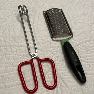 Lot of 2 Kitchen Gadgets Farberware Cheese Grater & Tongs